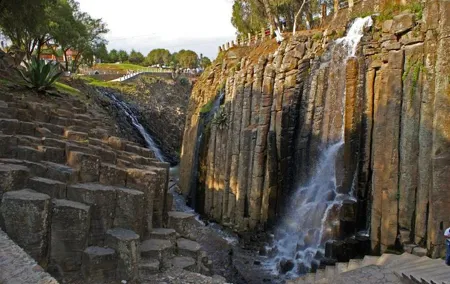 Pueblos Magicos & Basaltic Prisms Private Tour