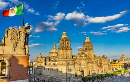 Family Private Walking Tour in Mexico City: History & Culture