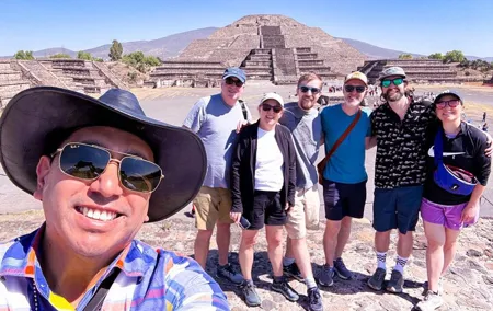 Private Tour: Mexico City to Pyramids/Basilica of Guadalupe.