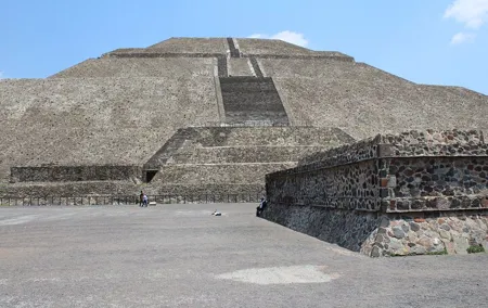 Group Tour from Teotihuacán, Basílica de Guadalupe and Tlatelolco