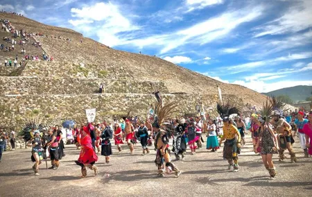 Teotihuacan with a Local