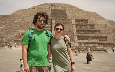 Teotihuacan Pyramids with Cave Visit and CDMX Transportation