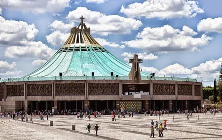 Full-Day Tour of Teotihuacan and Basilica of Guadalupe in Mexico