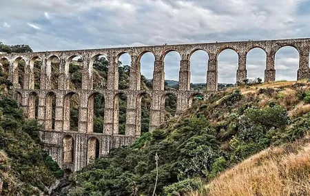 Private Tour: Tepotzotlan and Aqueduct from Mexico City