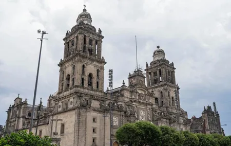 Mexico City Architecture Tour: Admire Historic and Modern Marvels