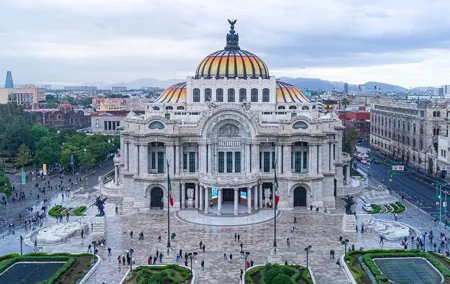 Romantic Private Walking Tour in Mexico City