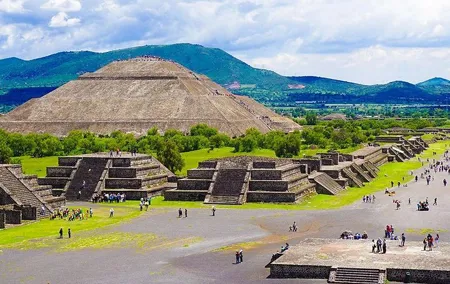 1-day excursion to Mexico City and Pyramids of Teotihuacán