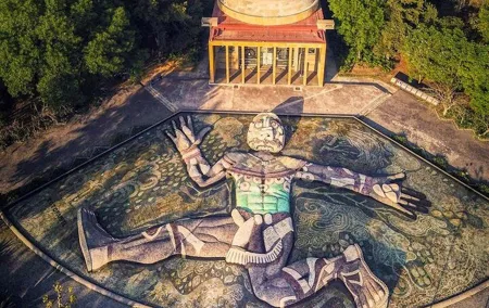 Cable Car in Chapultepec Pantheon and Hidden Art of Caracas