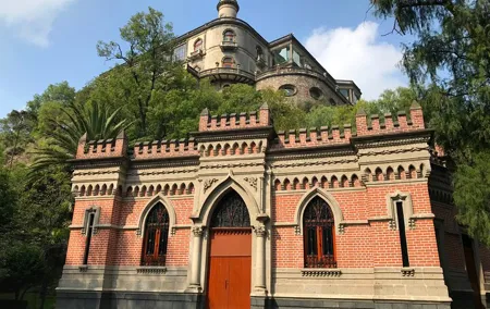 Visit the Imperial Castle in Chapultepec
