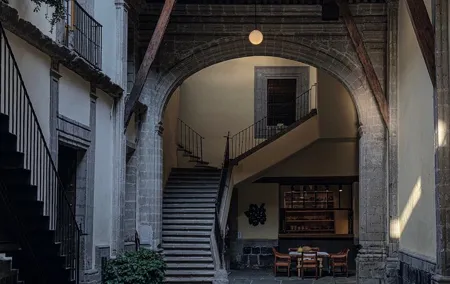 Private tours of Mexico City's oldest colonial mansion