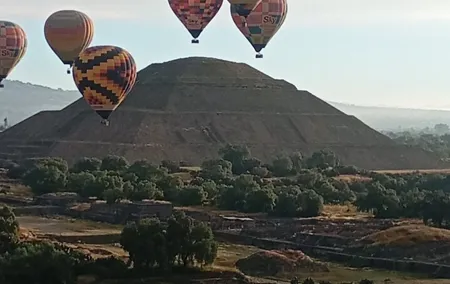 Private Balloon Over The Pyramids for Couples
