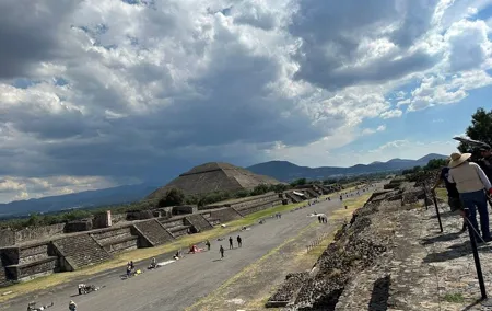 Balloon Flight over Teotihuacan with Breakfast