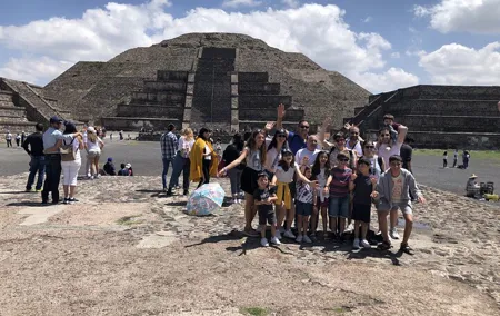 Small VIP Group: Teotihuacan Piramids and Shrine of Guadalupe without lunch