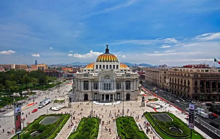 Private Street Food & Mural Art Tour in Mexico City