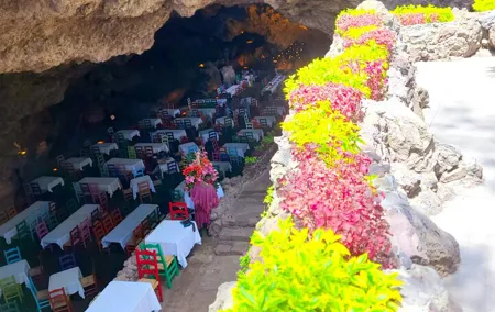 Local Fun from CDMX to The Grotto and the Pyramids of Teotihuacá