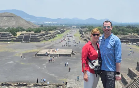 Private tour EN Teotihuacan with Pyramid Ascent and Breakfast