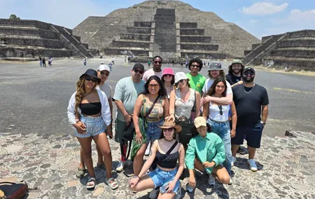 Guided Tour in the Pyramids of Teotihuacan with Breakfast