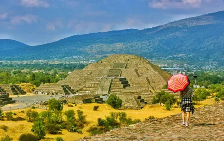 Teotihuacan Pyramids Guided Walking Tour 2 hours