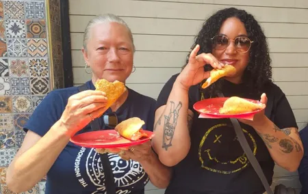 Sabores Bravos de Tepito eats the best food in the neighborhood