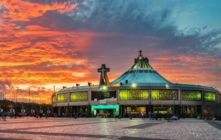 Tour of the Basilica of Guadalupe with Plaza de las Tres Culturas
