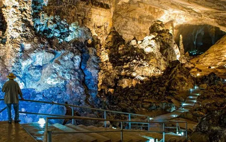 TAXCO AND CACAHUAMILPA CAVES from CDMX