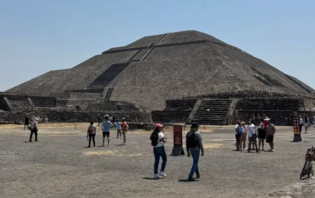 Guided tour EN Teotihuacan - Breakfast EN cave-round transport