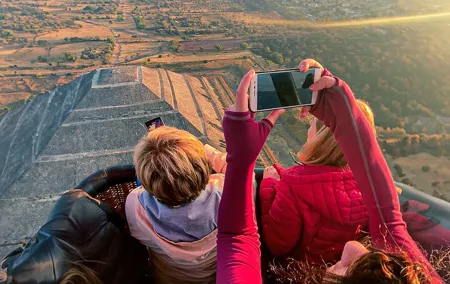 Hot Air Balloon Rides in Teotihuacan with Breakfast