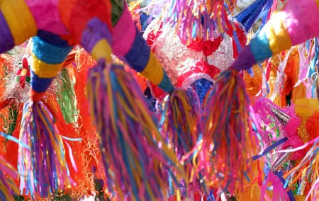 Magic Christmas Piñata Tour in Acolman
