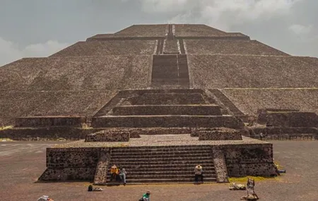Discover Teotihuacán Pyramids and Shaman
