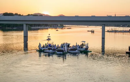 Floating Dinner Vienna: Private Dinning Experience on Danube