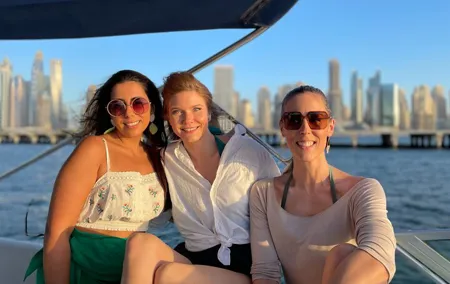Dubai Sunset Cruise with Snacks and Drinks