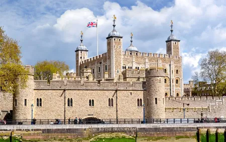 Tower of London Tickets and Jack the Ripper Ghost Tour