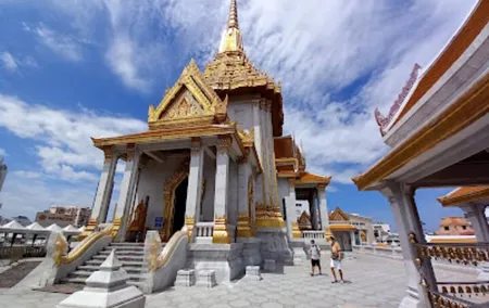 Bangkok City and Temple Tours with Gems Gallery