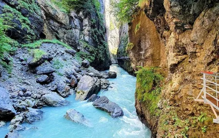 Aare Gorge and Bernese Swiss Villages - From Zurich