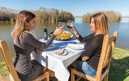 Boat Tour and Paella tasting in Valencia (Booking 2 weeks before)