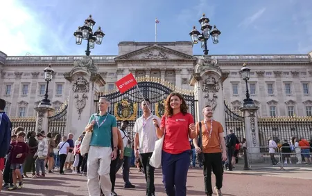 Buckingham Palace: Walking Tour with Entry & Audio Guide