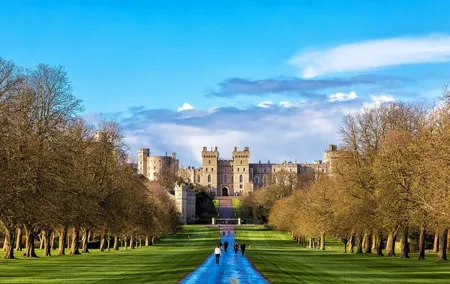 Windsor Castle Stonehenge and Oxford Day Trip from London