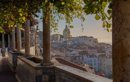 Lisbon Early Morning TukTuk Tour with hotel or cruise ship pickup