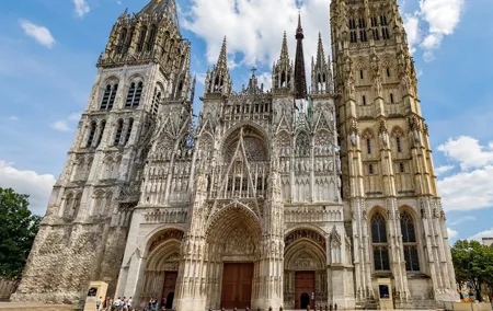 Etretat and Rouen Private Full Day Tour from Paris