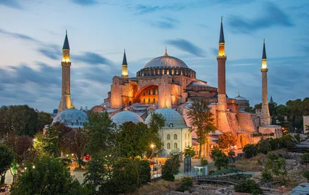 Istanbul Old Town Tour Hagia Sophia, Blue Mosque and Bazaars