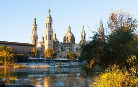 Hello Zaragoza: Private 2-Hour Intro City Walk with Local Guide