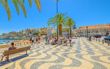 From Lisbon: Cascais Estoril Beach and Wine Pass
