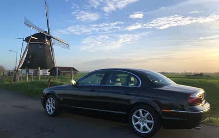 Windmill Private Tour in classic Jaguar I Amsterdam outskirts