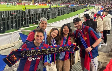 Barcelona: Join a FC Barcelona game experience with local