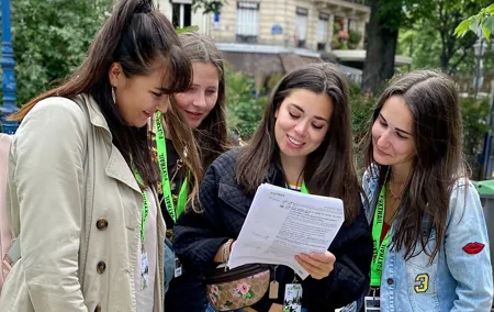 2 hour outdoor group activity in Paris: SAINT GERMAIN