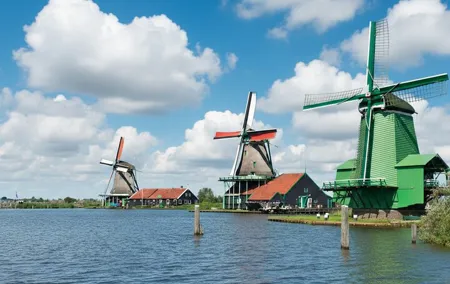 Zaanse Schans Luxury Private Bus Tour + Volendam/Edam (7 guests)