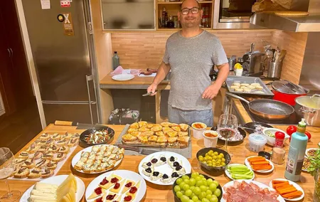 Tapas, Wine and Argentine Barbecue in Barcelona