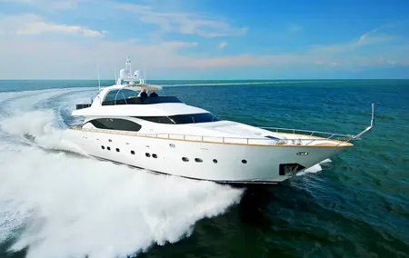 Dubai Xclusive Yacht Morning Tour With Breakfast& Transfer Option