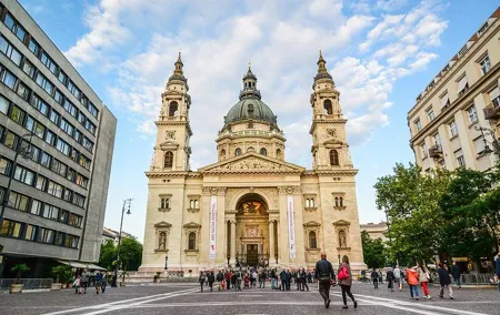 Private 4-hour Walking Tour of Budapest with official tour guide