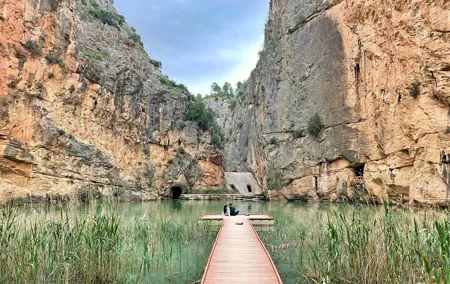 The suspension bridges of Chulilla from Alicante